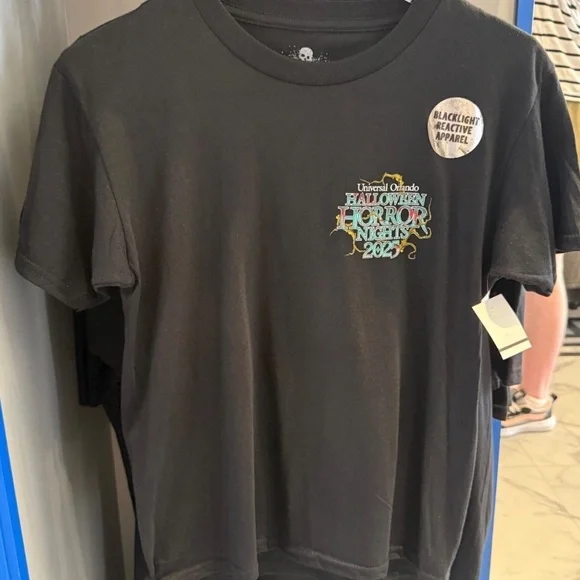 Universal Orlando 2025 Halloween Horror Nights HHN House T-Shirt NWT LARGE - Picture 2 of 2
